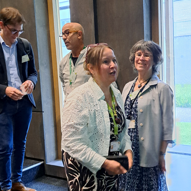 Maïté VICRE au premier plan, Maxime GOTTE, Azeddine DRIOUICH et Barbara PAWLAK