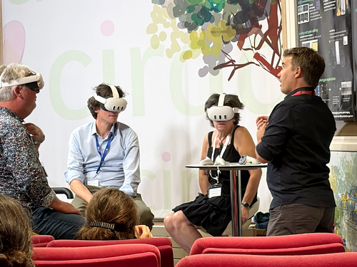 Josselin BODILIS et Barbara PAWLAK en vision 3D dans l'aérenchyme de riz avec Romain FERNANDEZ (CIRAD Montpellier), auteur de la vidéo